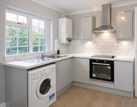 Studio to rent - Photo 2