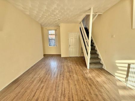 3 bedroom terraced house to rent - Photo 2