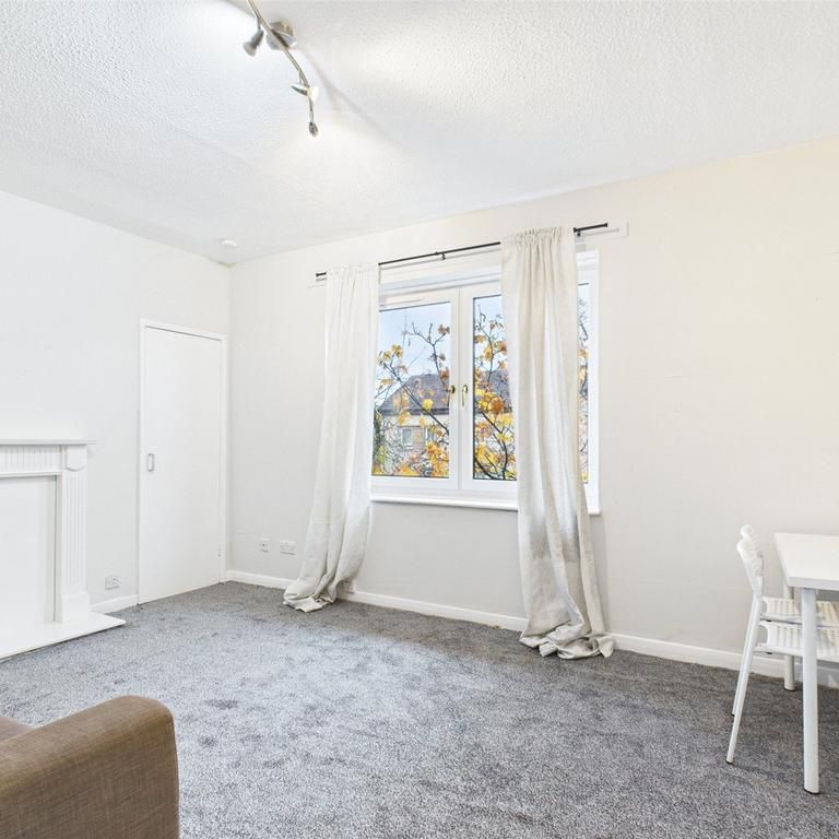 3 bedroom apartment to rent - Photo 1