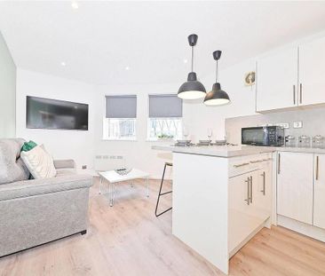 1 bedroom in a flat share to rent - Photo 4