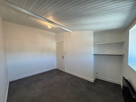 A LOUER - APPARTEMENT T4 81M² - TERNAY CENTRE Ternay (69360) - Photo 2