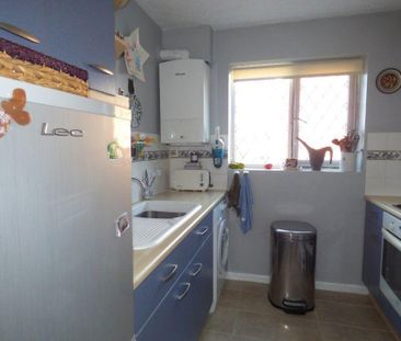 2 bedroom semi-detached house to rent - Photo 3