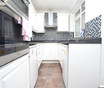 Chaplin Road, Dagenham, RM9 - Photo 2