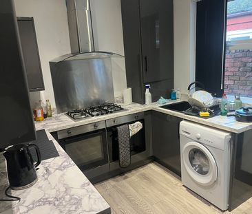 Room in a Shared House, Birstall Road, L6 - Photo 3