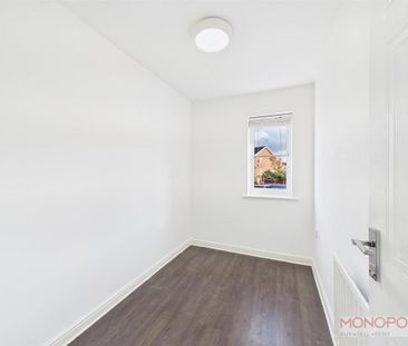 3 bedroom semi-detached house to rent - Photo 4