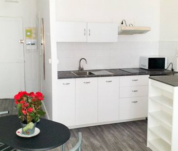 Logement à Paris, Location meublée - Photo 6