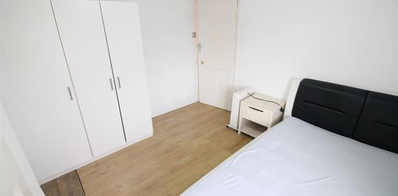 Charles Street, Uxbridge - Photo 2