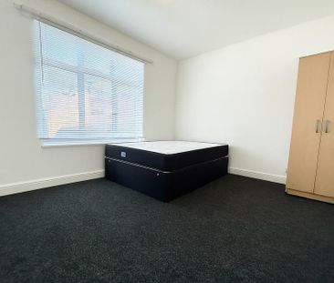 1 bedroom in a flat share to rent - Photo 6