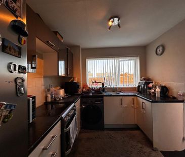 3 bedroom semi-detached house to rent - Photo 5