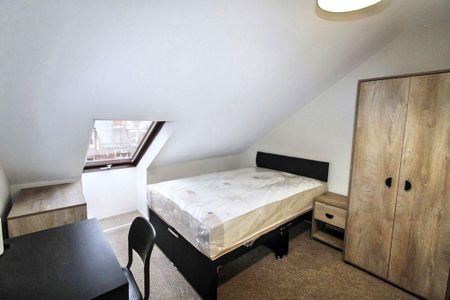 Warton Terrace, Heaton, Newcastle upon Tyne, Tyne and Wear, NE6 5LS - Photo 2