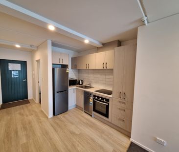 Fully Furnished Apartment! - Photo 3
