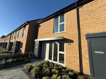 3 bedroom semi-detached house to rent - Photo 4