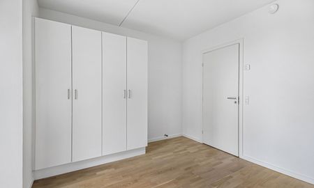 Skøn og lys 3-værelses lejlighed ved vandet med stor privat tagterrasse - Foto 2