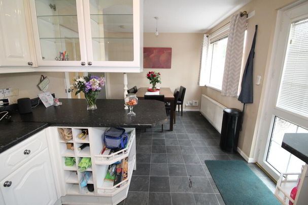 14 Hillcrest Villas, BT366EE - Photo 1
