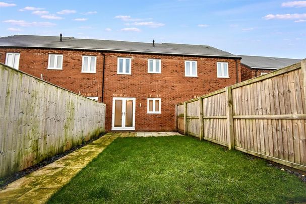 2 bedroom semi-detached house to rent - Photo 1