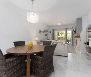 Luxury Apartment for rent in Marbella, Andalusia - Photo 4