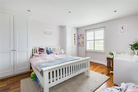 3 bedroom flat to rent - Photo 3