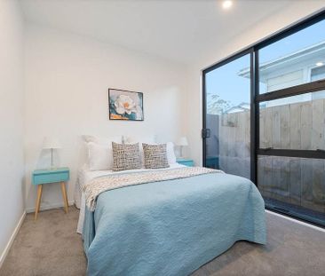 Beautiful 3 Bedroom Townhouse in Henderson - Photo 2