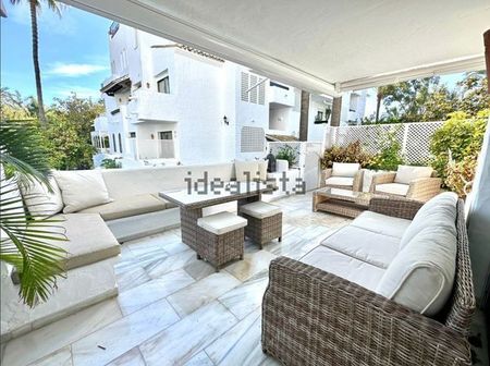 Alquiler de piso en Urbanización la Alcazaba, 1 - Photo 2