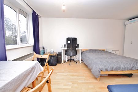 1 bed to rent in Telegraph Place, London, E14 - Photo 3