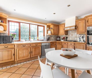 5 bedroom detached house to rent - Photo 3