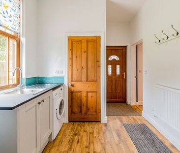 Farm House to rent on - Photo 3