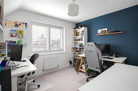 4 bedroom semi-detached house to rent - Photo 3