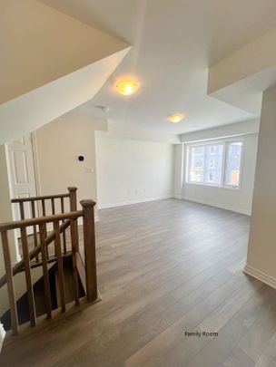 For Lease - 3327 Thunderbird Promenade, Pickering, Ontario - Photo 1