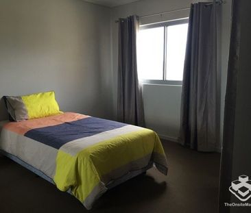 FULLY FURNISHED IN THE HEART OF THE CBD - Photo 3