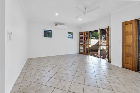 1/4 Ferny Fairway, Burleigh Heads QLD 4220 - Duplex For Rent - $1,100 | Domain - Photo 4