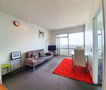 CITY CENTRE - 1 Bedroom Apartment with Amazing Views - Photo 2