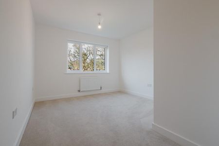 3 bedroom semi-detached house to rent - Photo 2