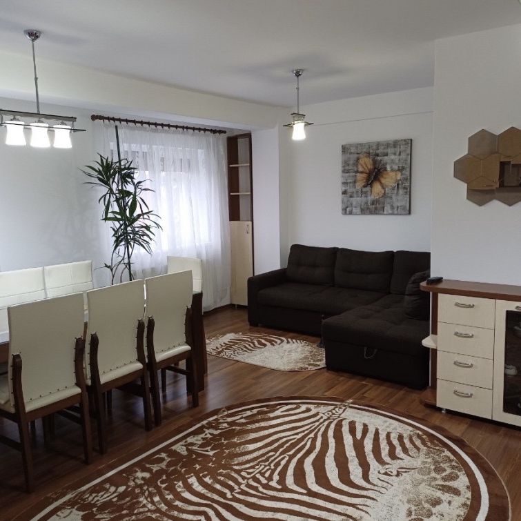 Apartament 3 camere, Centru - Fotografie 1