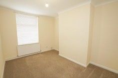 2 bed House - Mid Terrace for Rent - Photo 2