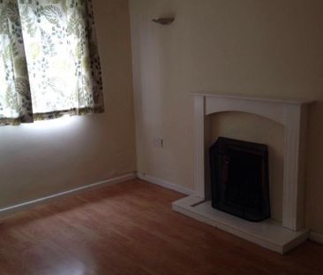 4 bedroom end of terrace house to rent - Photo 1