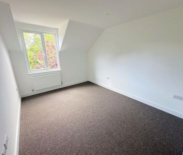 2 bedroom semi-detached house to rent - Photo 4