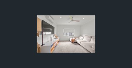 A touch of class and functionality - Photo 5