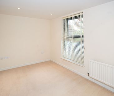 2 bedroom flat to rent, Available unfurnished from 19/12/2024 - Photo 1