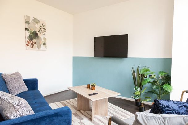 4 Bed Detached House, Delaney Way, M7 - Photo 1