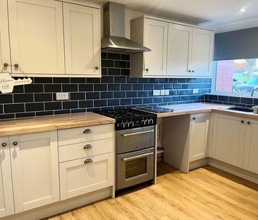 3 bedroom terraced house to rent - Photo 5