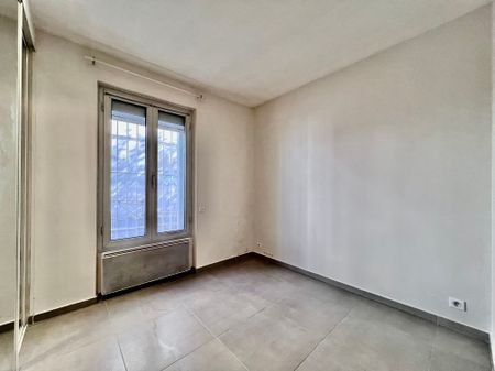 Appartement 2 pièces 36m2 MARSEILLE 4EME 593 euros - Photo 2