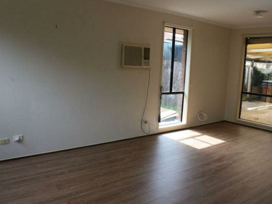 24 Gull Way, Narre Warren South VIC - Photo 1