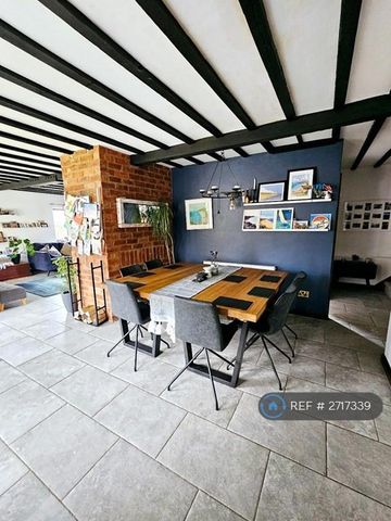 5 bedroom semi-detached house to rent - Photo 4