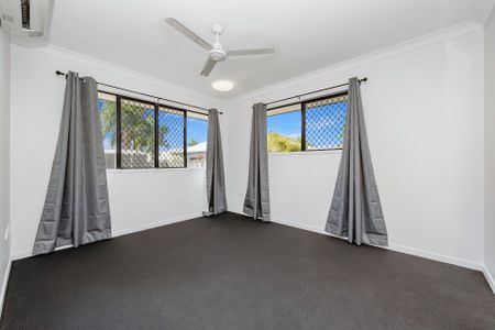 8 Pincer Court, Bushland Beach. - Photo 2