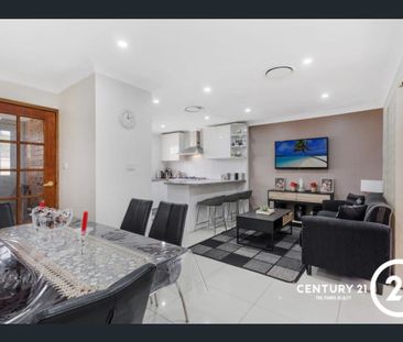 Modern Three Bedroom Home! - Photo 1