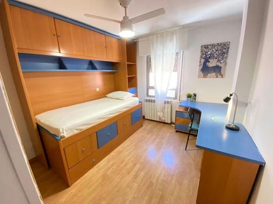 Calle de Graena, Madrid, Community of Madrid 28041 - Photo 1