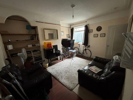 1 bedroom in a house share to rent - Photo 1
