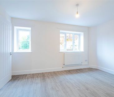 2 bed Ground Floor Flat for rent - Photo 5