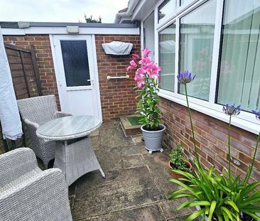 Tidebrook Gardens, Eastbourne - Two-Bedroom Detached Bungalow - Photo 5