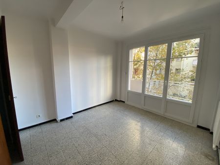 Appartement T3 à louer – Toulon Haute Ville – Charles Barnier - Photo 2